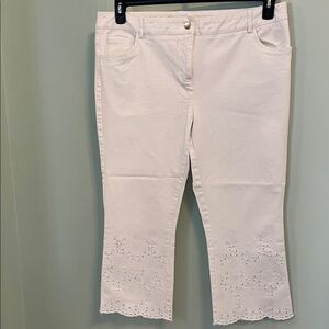 Elliott Lauren White Cropped Jeans w/ eyelet embroidery detail EUC